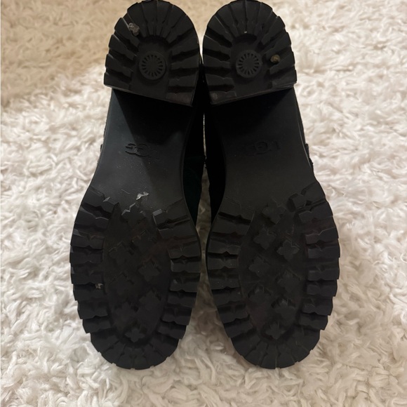 Ugg Hazel Chelsea Boot - Picture 9 of 10